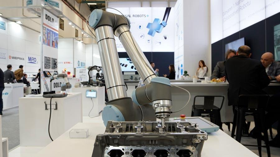 ¿Por qué la automatización con cobots es crucial para la competitividad de las empresas? 1 Automatizacion con cobots